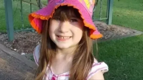 Menina de 8 anos com diabetes morre após os pais decidirem “