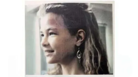 Menina que desapareceu sem deixar rastros é encontrada viva 