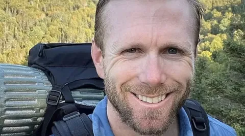 Mensagem de texto comovente que montanhista enviou à esposa antes de ser encontrado embaixo de uma saliência em montanha de 4.000 m