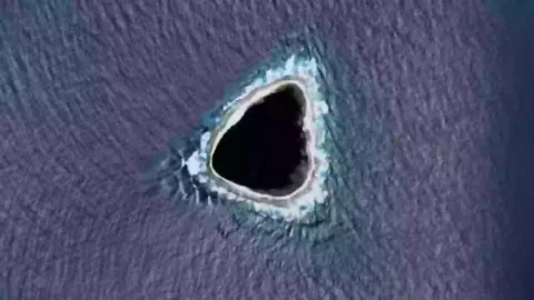 Mergulhador explorou o que era o misterioso “buraco negro” d