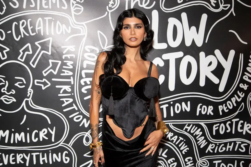 Mia Khalifa compartilha raio-X do próprio corpo para “reivin