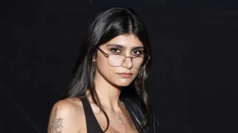 Mia Khalifa dá conselho surpreendente a jovens que querem en