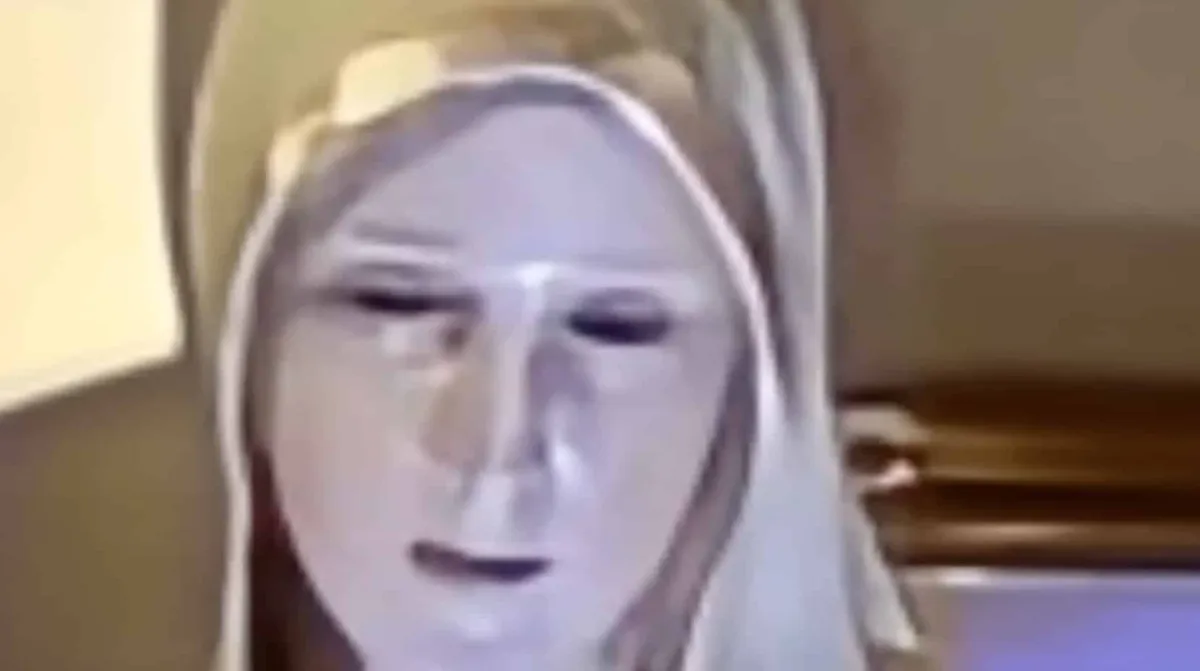 “Milagre” descoberto em igreja quando fiéis fotografam estát
