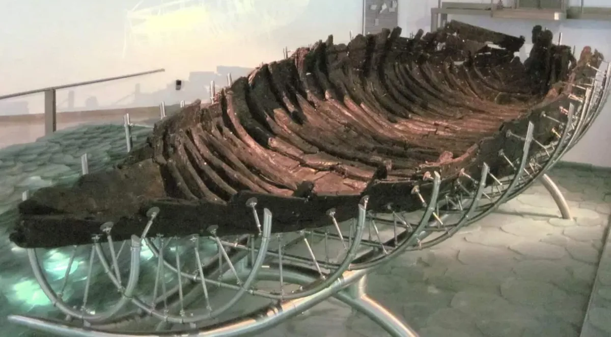 Mistério por trás do “barco de Jesus” é explicado após ser d
