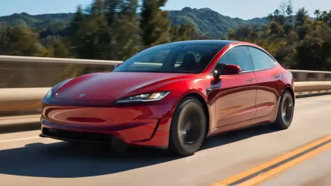 Motorista de Tesla deixa pessoas chocadas ao compartilhar su