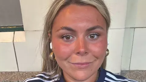 Mulher de 24 anos morre poucos dias após voltar de férias de