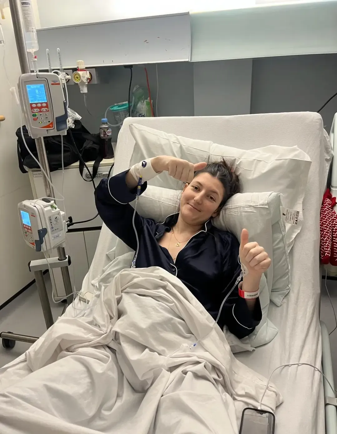 Mulher de 27 anos diagnosticada com câncer raro explica os s