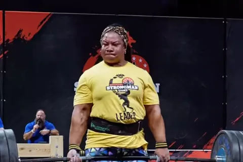Mulher mais forte do mundo perde o título depois que os orga