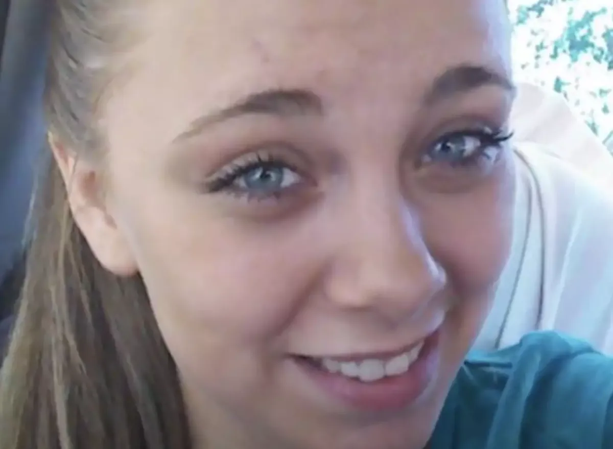 Mulher que arrancou os próprios olhos explica como sua “ment