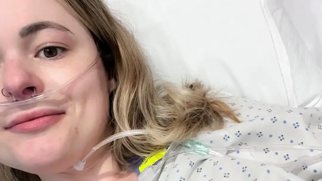 Mulher que enfrentou câncer de intestino duas vezes antes do