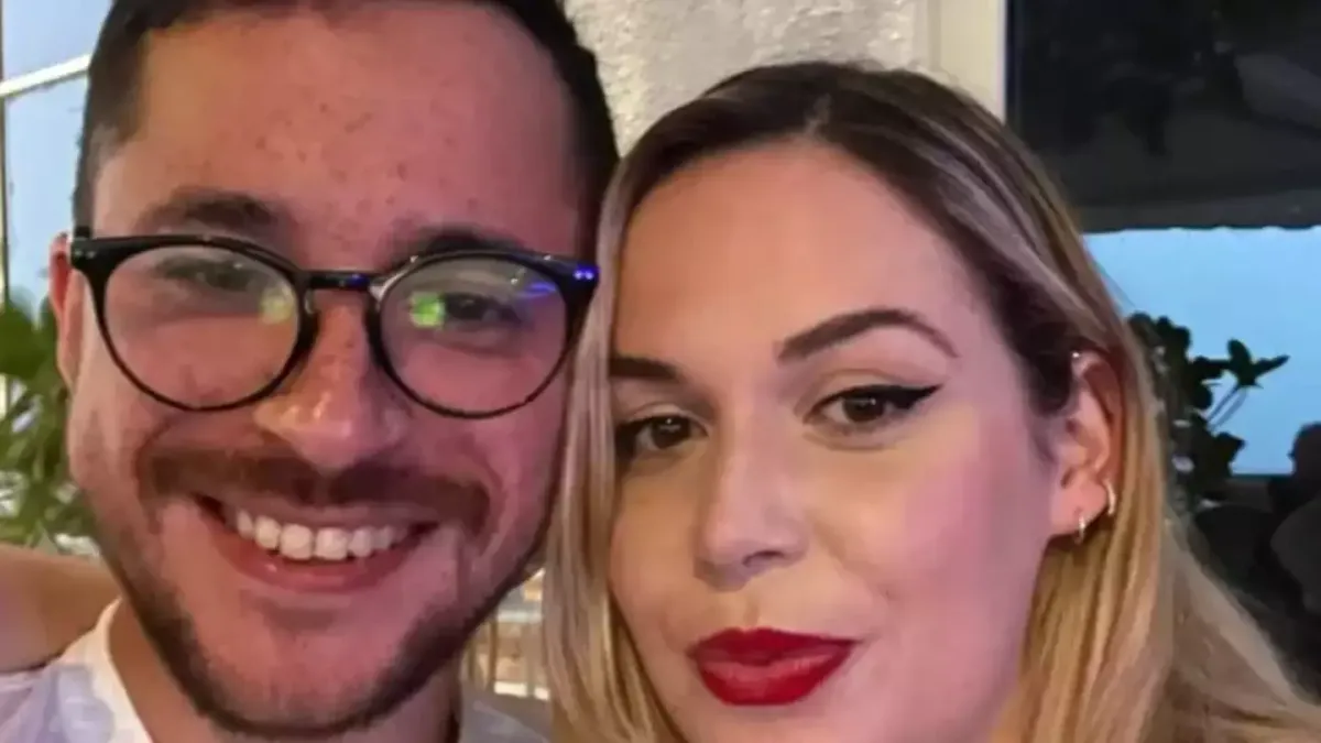 Mulher que morreu ao lado de seu noivo após beber licor envi