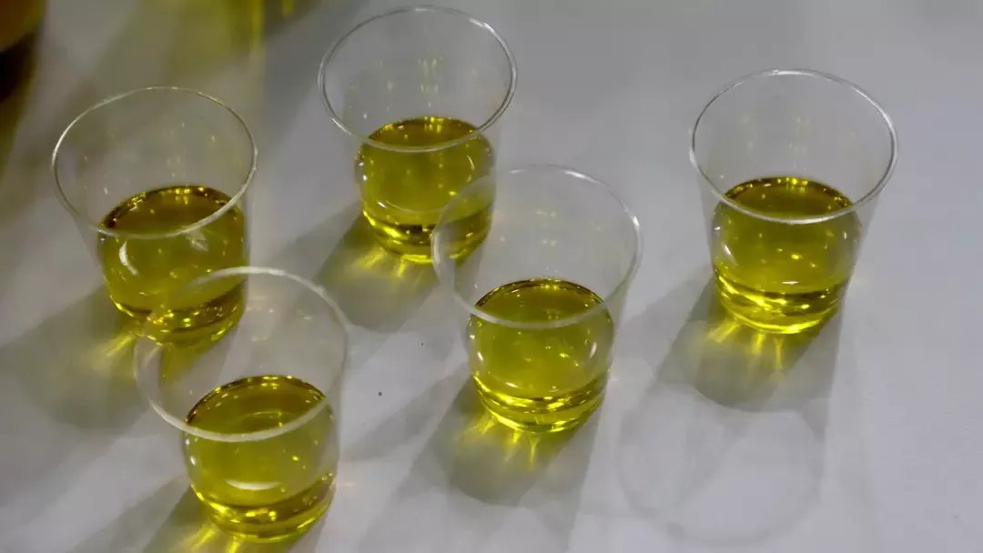 Mulher tomou uma dose de azeite de oliva todos os dias duran