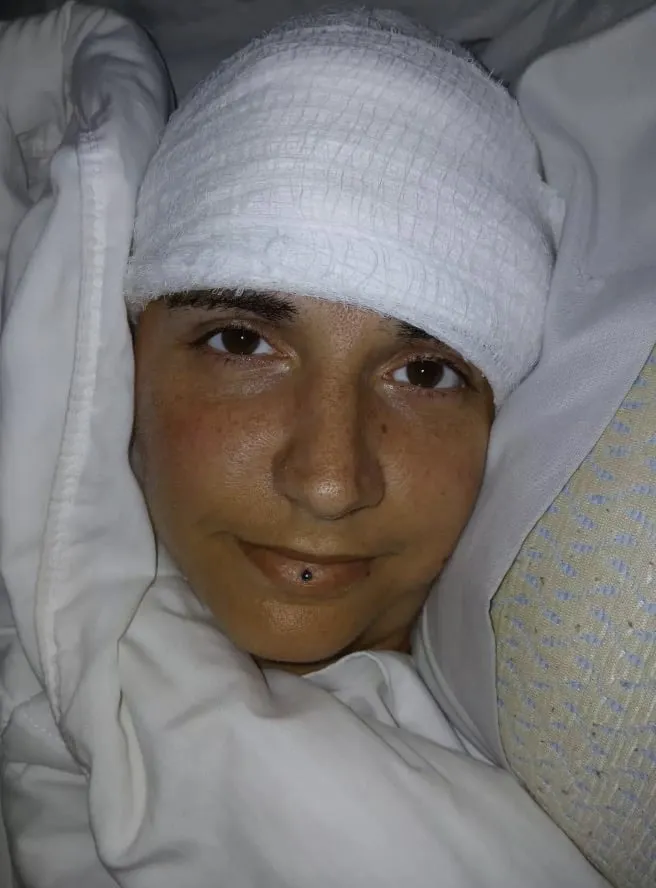 Mulher totalmente paralisada compartilha os principais efeit