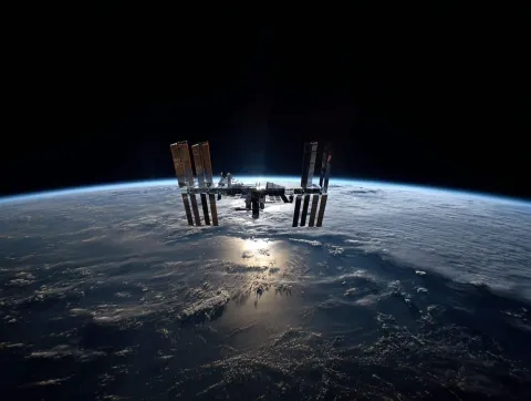 Não é da Terra: NASA confirma bactérias inéditas na Estação 