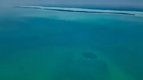 O buraco azul mais profundo do mundo foi encontrado, e cient