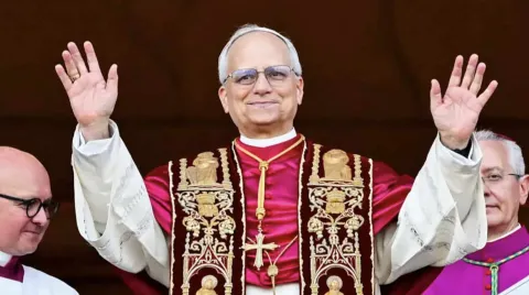 O novo Papa Leão XIV está viralizando devido ao seu diploma 