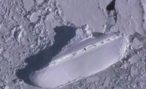 O que é o “navio de gelo” descoberto por usuários do Google Earth?