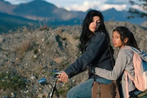 O telefone que conecta com os mortos: o filme que mistura fa