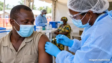 OMS inicia testes de vacina contra ebola no Congo após surto com mais de 4,6 mil mortes