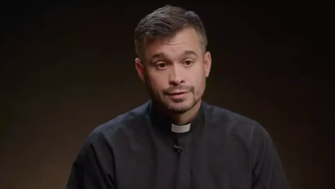 Padre revela como o céu e o inferno realmente são, e isso po