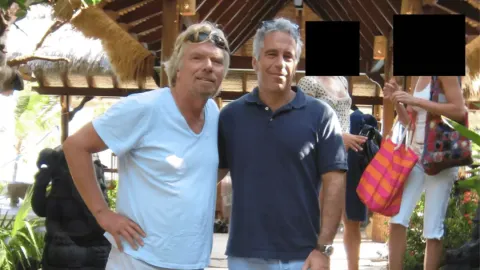 Pessoas descobriram como acessar os e-mails de Epstein e vasculhar a caixa de entrada de celebridades