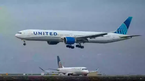 Piloto fez retorno 2 horas após o início de um voo de 13 hor