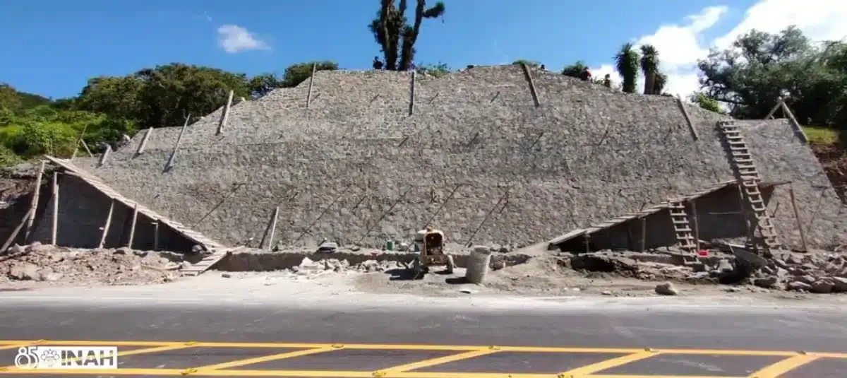 Pirâmide antiga é descoberta durante construção de estrada n