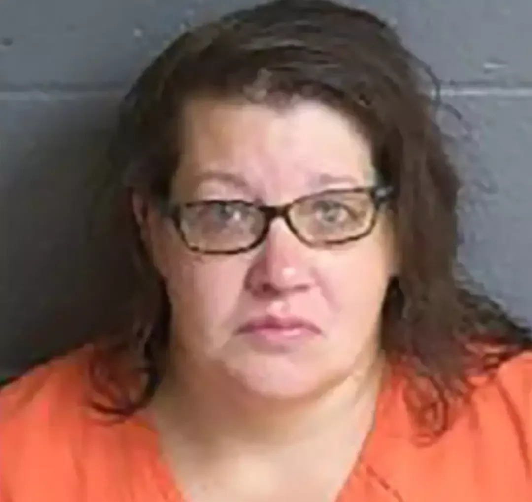 Polícia afirma que uma mulher “escondeu seus quatro bebês re