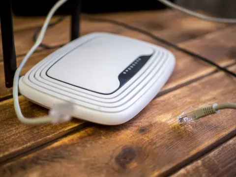 Por que sempre se deve desligar o roteador WiFi ao sair de c