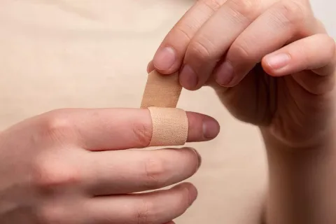 Por que um corte com papel dói tanto?