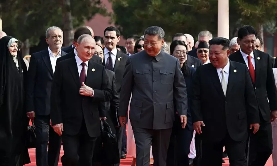 Putin, Xi e Kim Jong-un se unem lado a lado para enviar aler