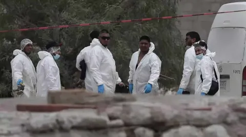 Quase 400 corpos encontrados empilhados em local misterioso 