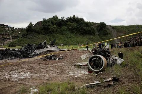 Queda da avião em Katmandu mata 18 pessoas no Nepal