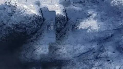 “Rosto demoníaco” visto nas montanhas no Google Maps está de