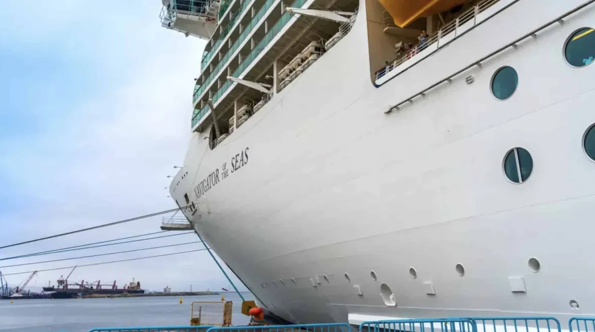 Royal Caribbean divulga comunicado após doença misteriosa se