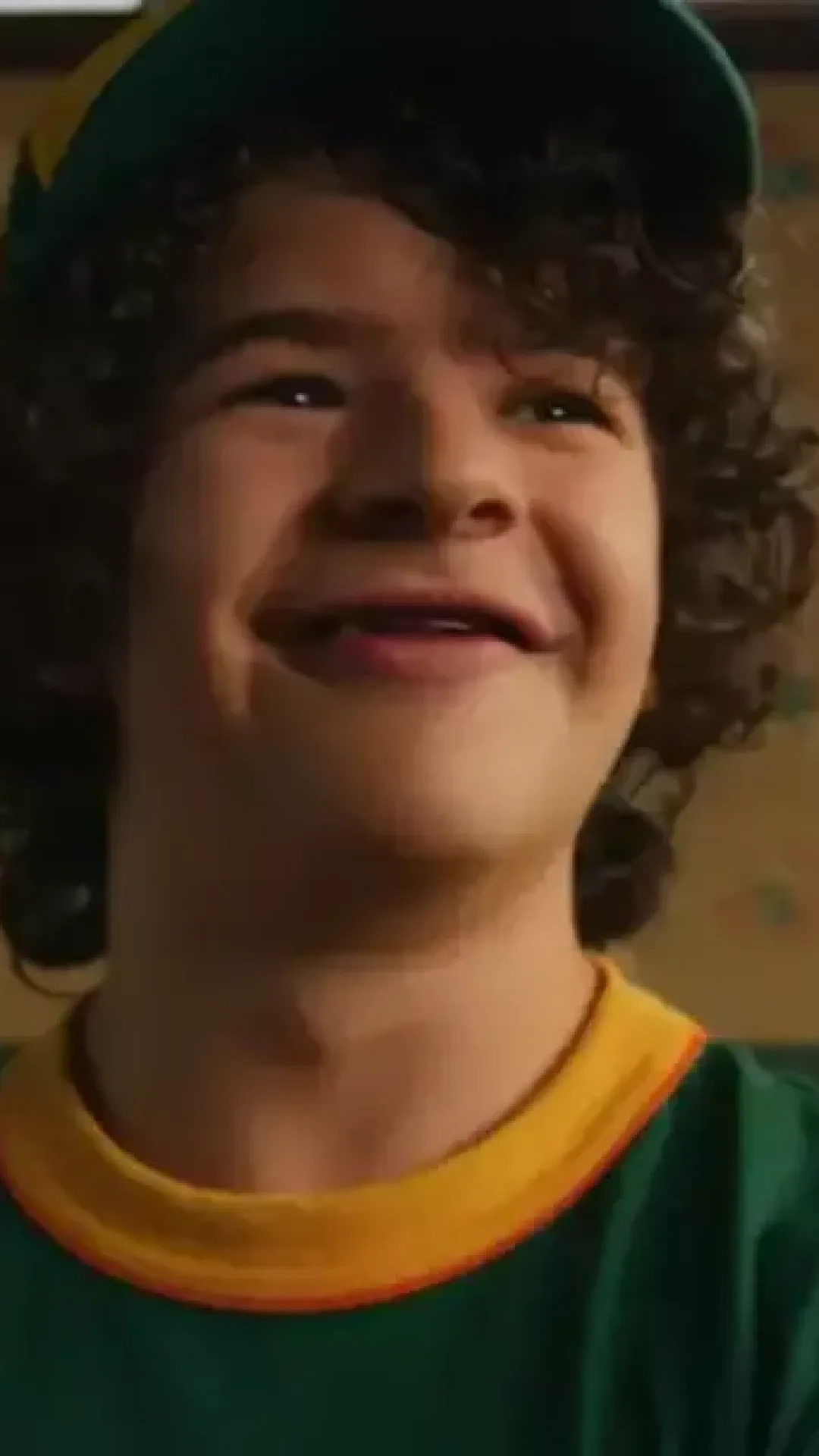A condição rara do ator de Stranger Things foi incorporada à história enquanto ele crescia na série da Netflix