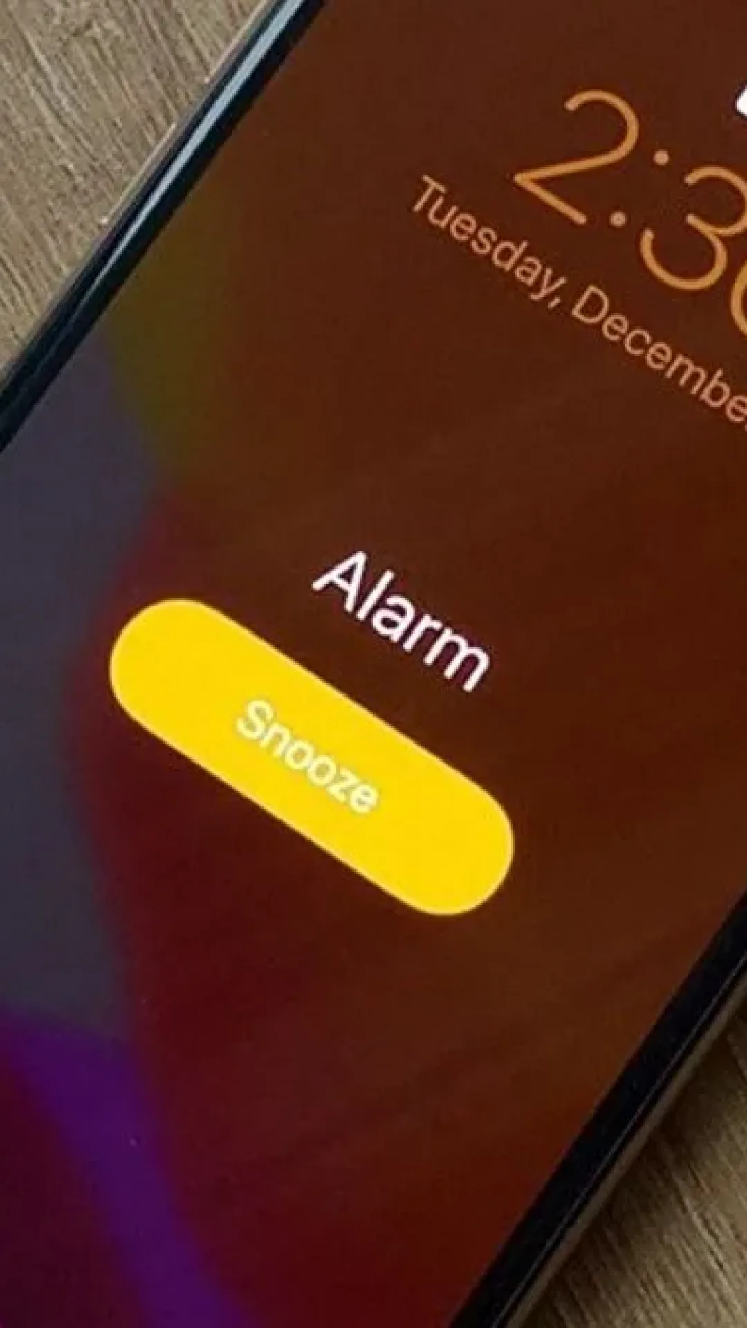 A razão científica pela qual você acorda 5 minutos antes do alarme tocar