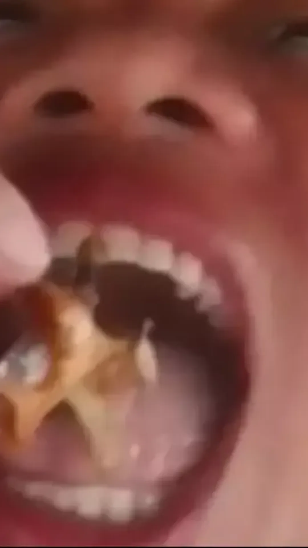 Autoridades emitem alerta urgente após blogueiro de comida morrer depois de comer o “caranguejo-do-diabo”
