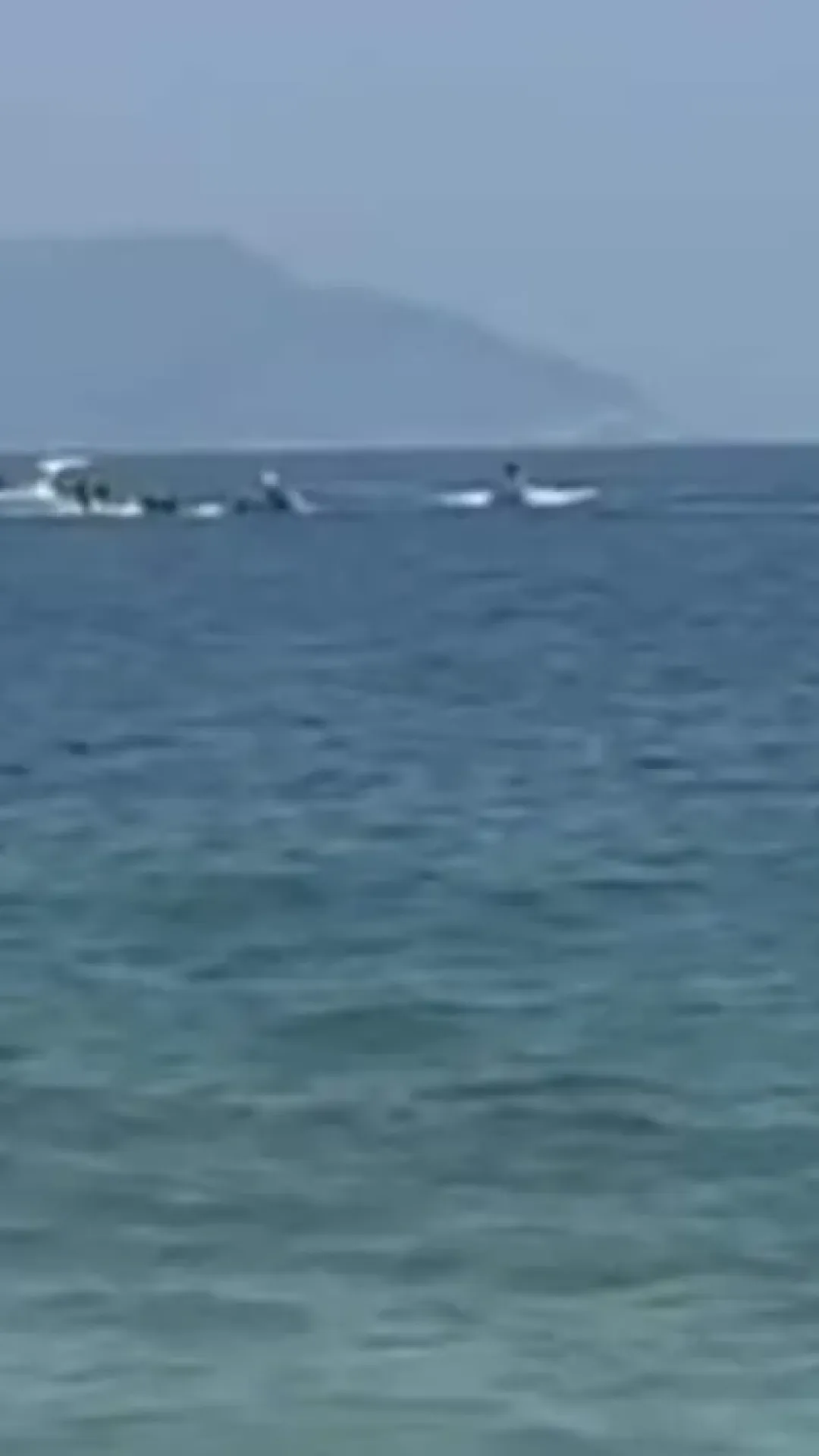 Avião de propaganda cai em Copacabana