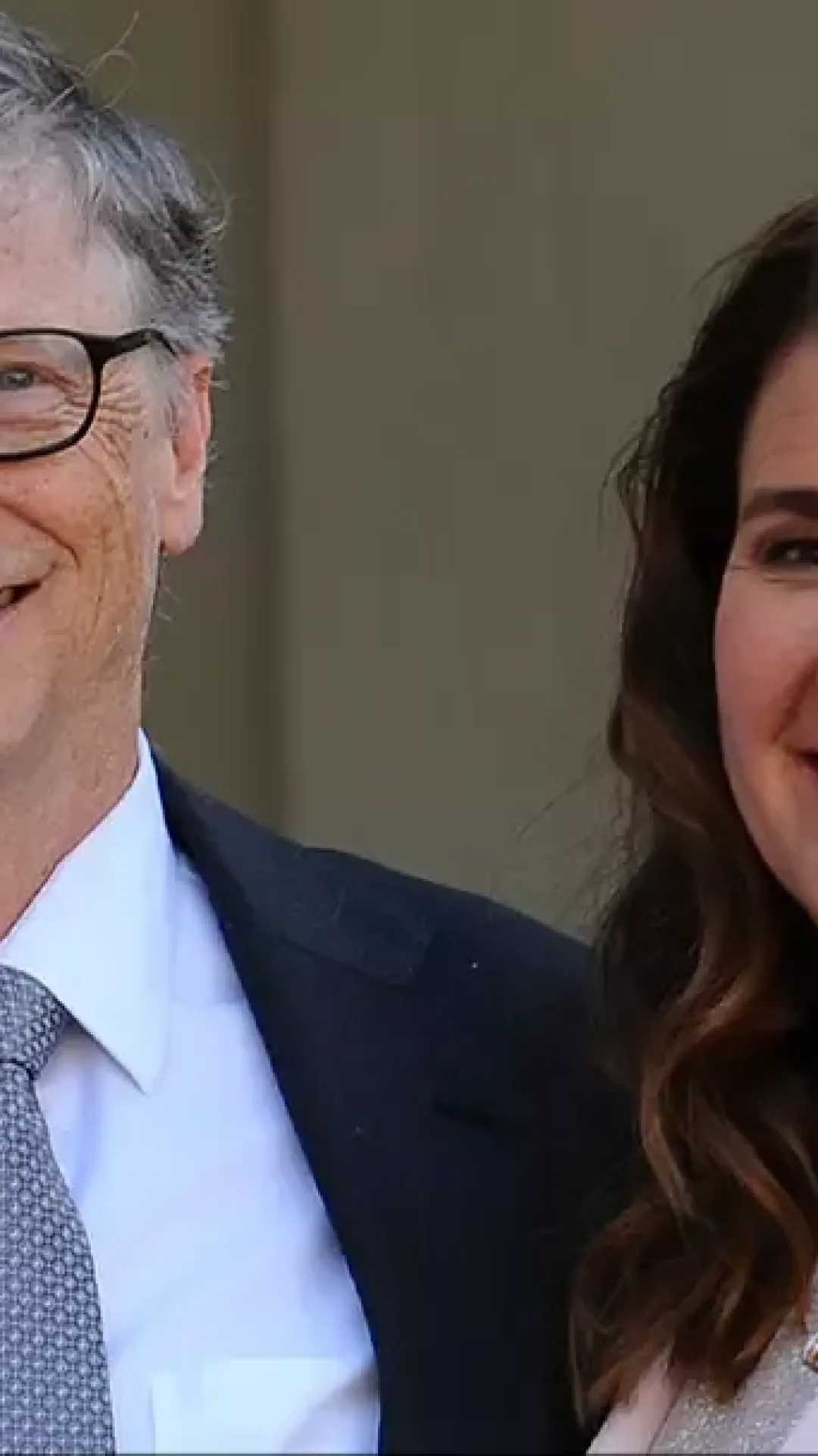Bill Gates teria contraído uma DST de garotas russas e tentado dar antibióticos escondidos à esposa Melinda, segundo arquivos de Epstein