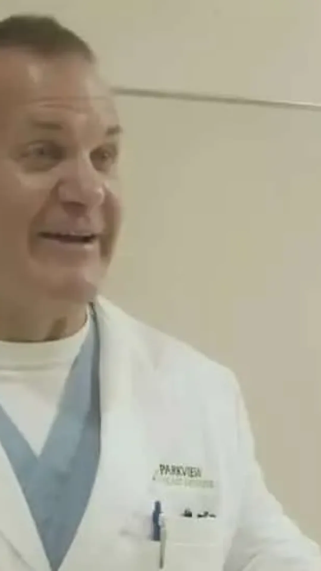 Cardiologista que sofreu um ataque cardíaco alerta as pessoas para não “cometerem o mesmo erro” diante de sinal de alerta pouco conhecido