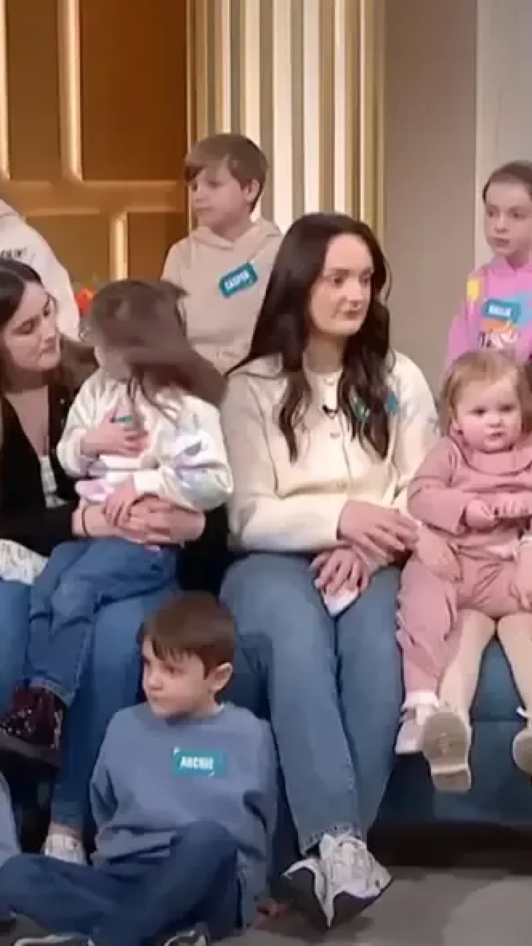 Casal com 22 filhos é levado à Justiça por causa de viagem de $ 70.000 à Disney