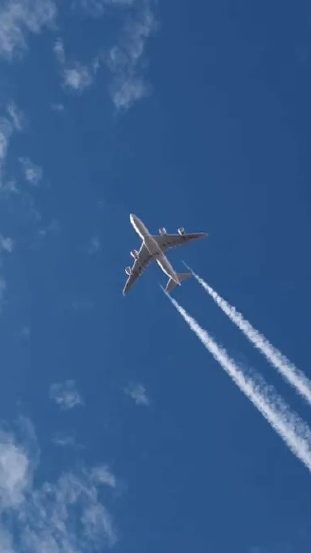 Cientistas dizem que é preciso lançar 12 milhões de toneladas de partículas no céu com aviões Boeing para esfriar a Terra