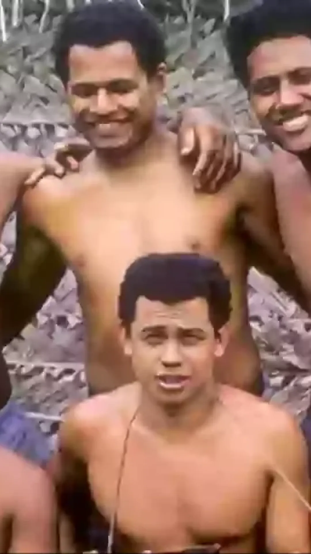 Como 6 adolescentes sobreviveram 15 meses naufragados em uma ilha desabitada e escaparam milagrosamente