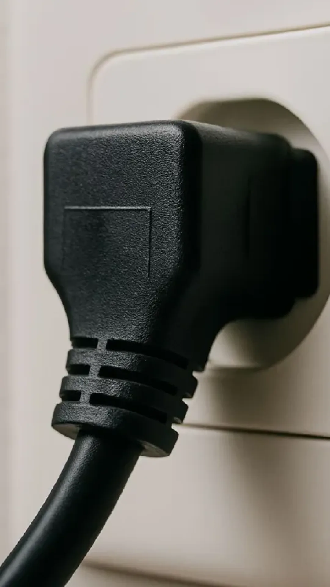 Descubra qual eletrodoméstico continua consumindo mais energia, mesmo desligado
