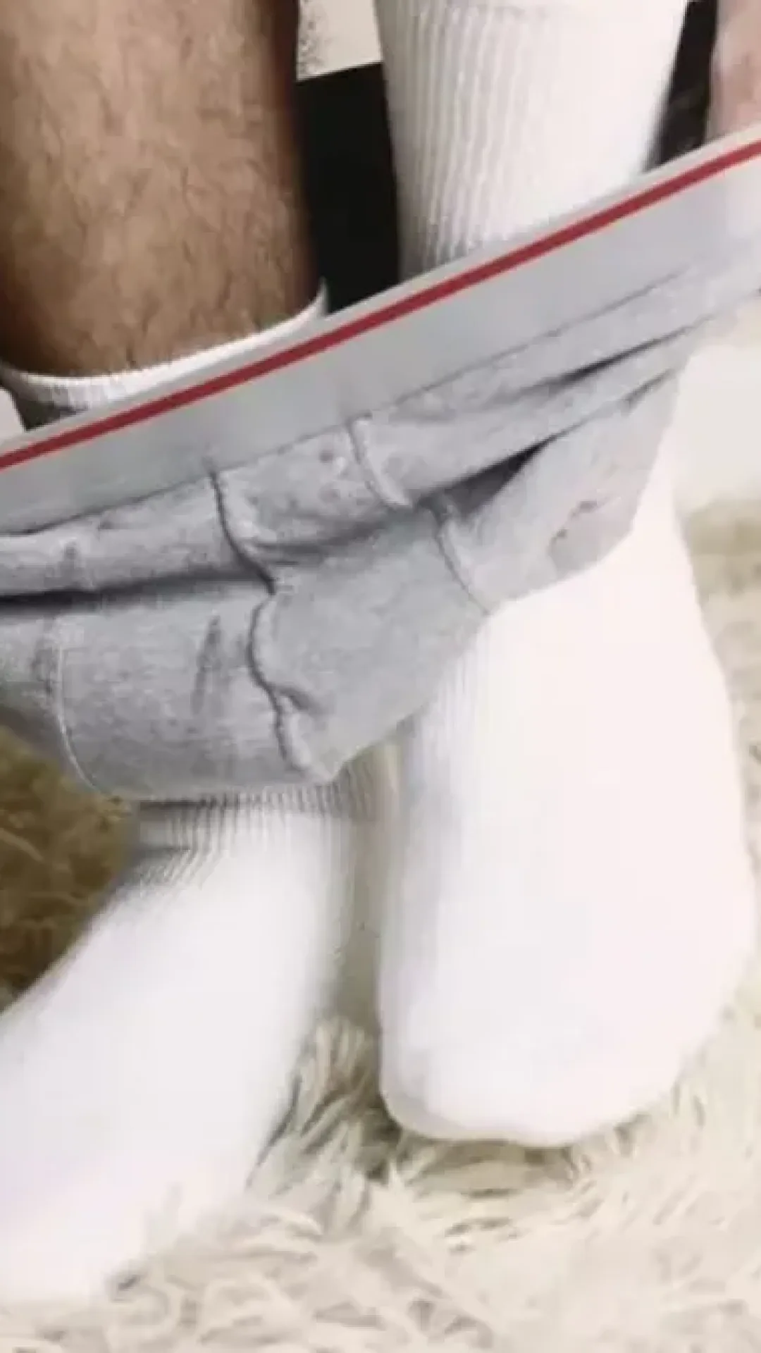 Especialistas revelam 7 razões pelas quais você não deve dormir de roupa íntima para não correr riscos à saúde