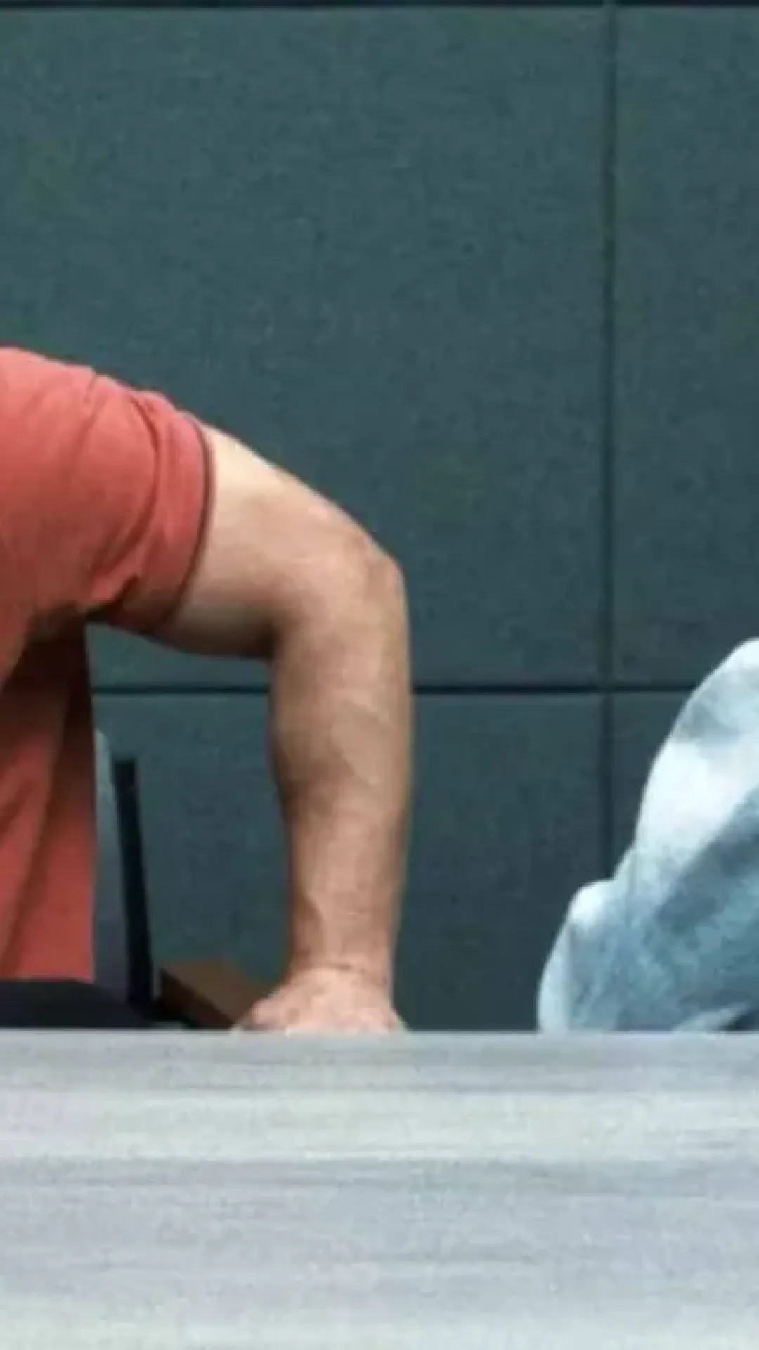 Está na Netflix, estreou essa semana, e está sendo considerada a série do ano