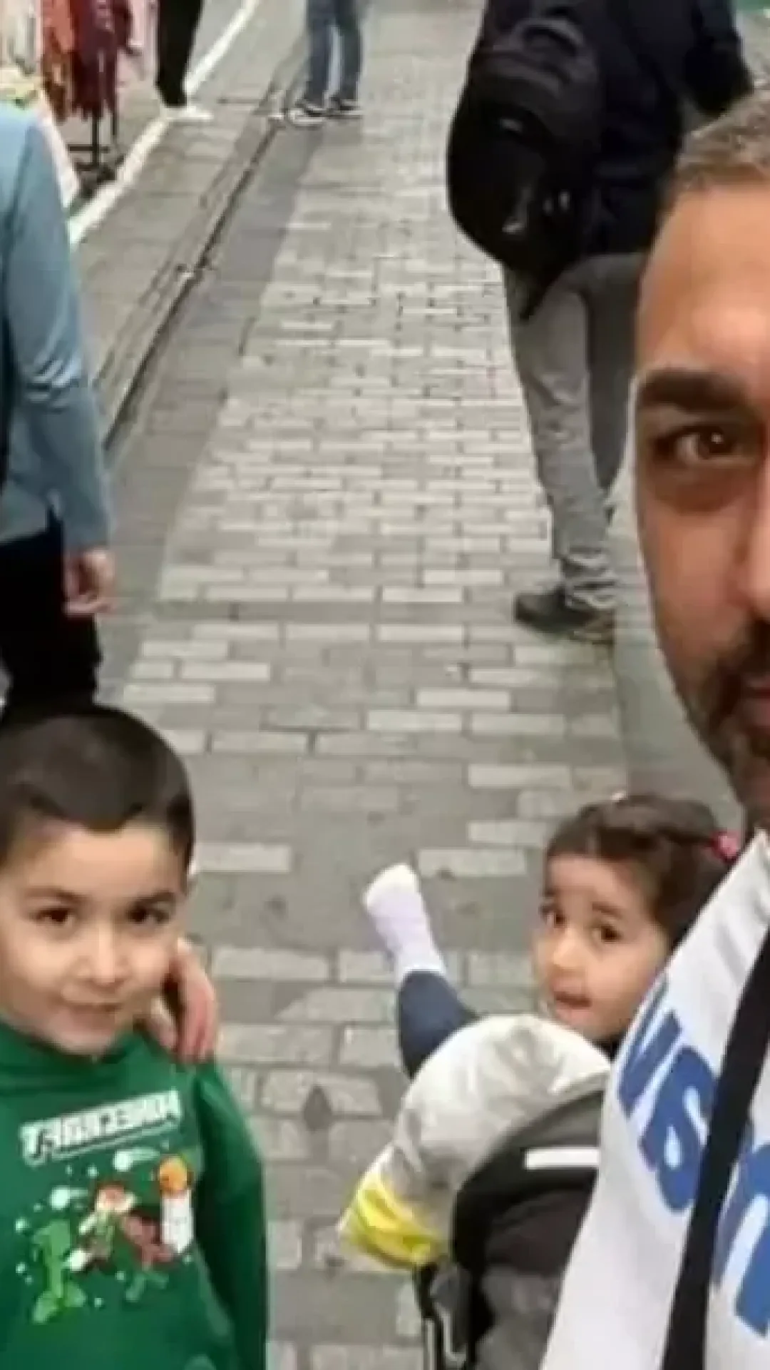 Família inteira morre tragicamente durante as férias em possível caso de envenenamento por spray contra percevejos