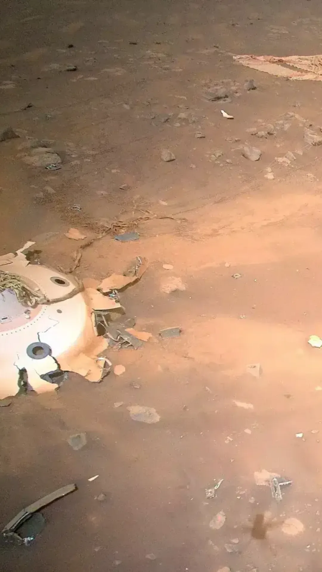 Helicóptero da NASA em Marte encontra destroços ‘de outro mundo’ na superfície do planeta