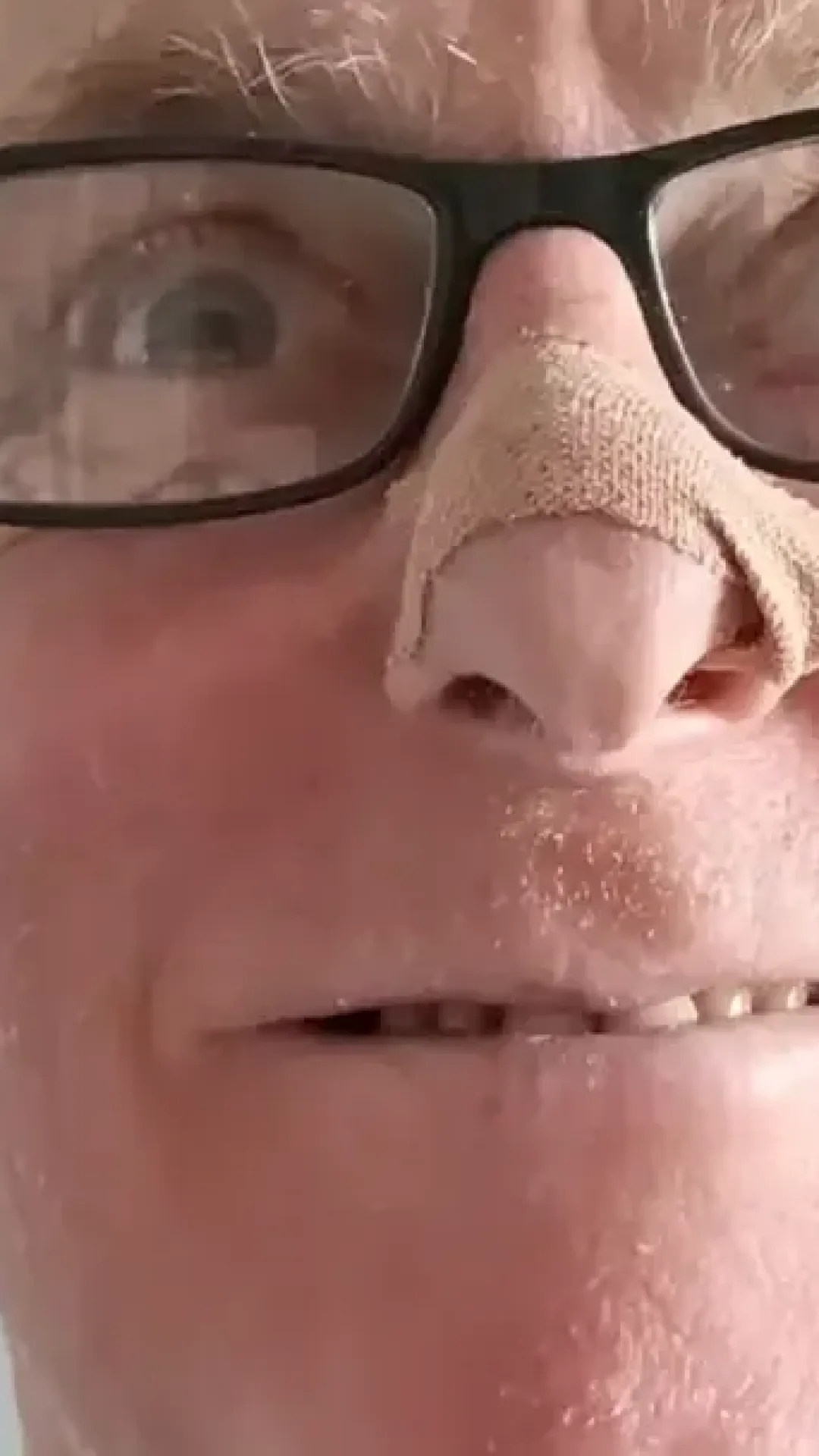 Homem diagnosticado com câncer de garganta ficou “surpreso” ao descobrir que foi causado por sexo oral